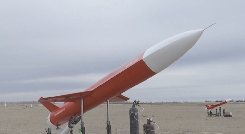 成功验收鉴定并且试飞了一款"沙锥"无人靶机,该靶机具备高空高亚音速