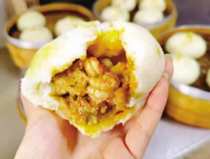 把小龙虾包进包子里,能卖多少只?俩月21万_腾讯新闻