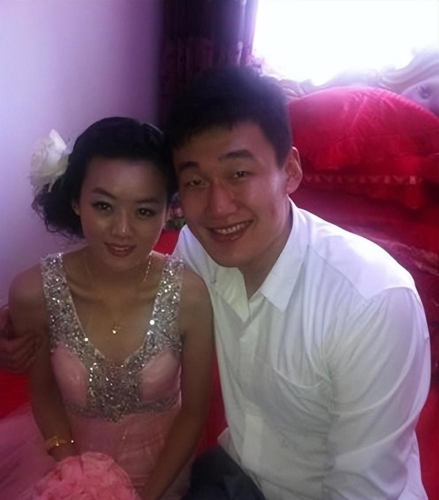 13-14赛季开始,苏伟加盟了新疆男篮,三年之后又转投了青岛男篮,而此时