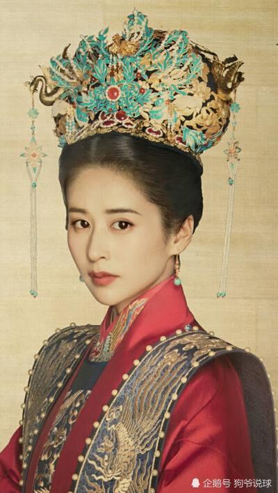 电视剧《山河月明》皇后徐氏剧照永乐元年(1403年),燕王记帝位,徐氏册