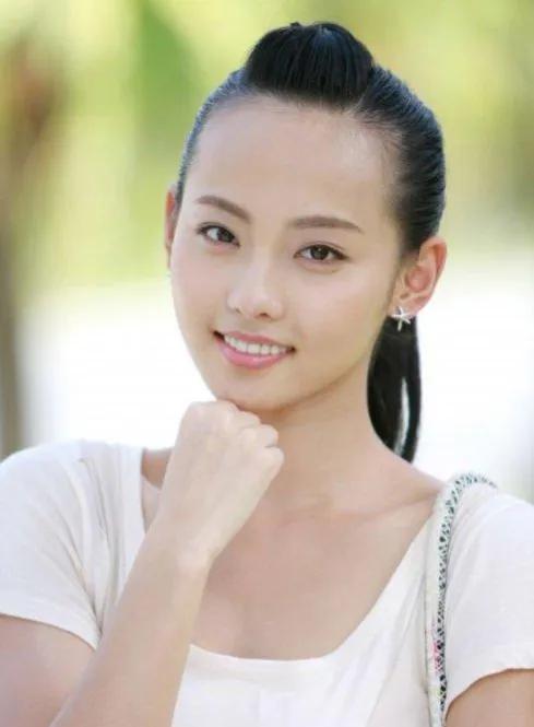 被大脑门拖累的7位女星选对造型美如画就怕露额头成艳压对象