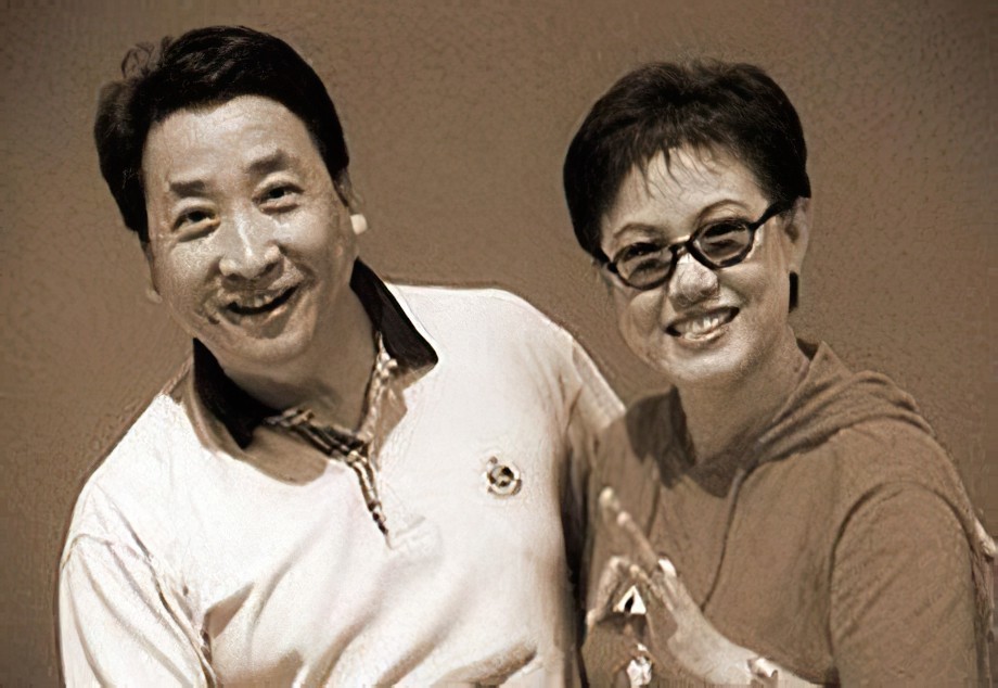 在姜昆夫妻二人的悉心照顾下,姜河被收养后一直过得非常好,在他10岁