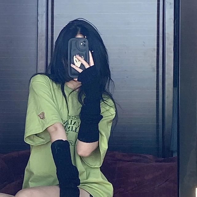 女生头像丨太念旧了 走到哪都有他的影子