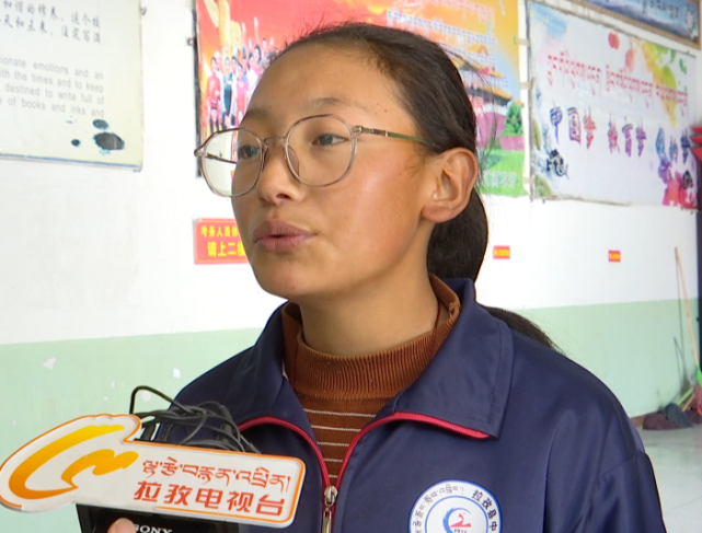 拉孜县中学学生洛桑卓嘎各学校开展集中宣讲,专题讲座,主题班会,增强