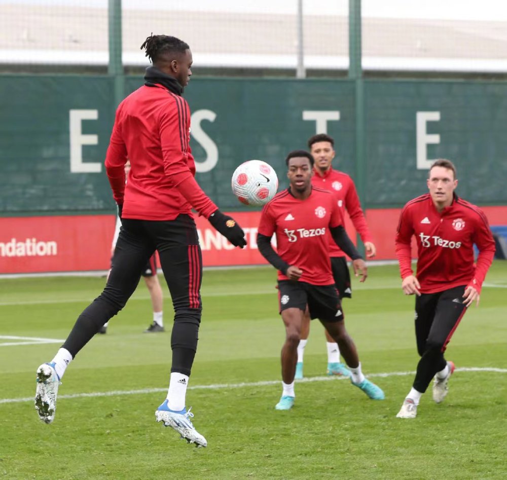 曼联备战诺维奇训练精彩组图