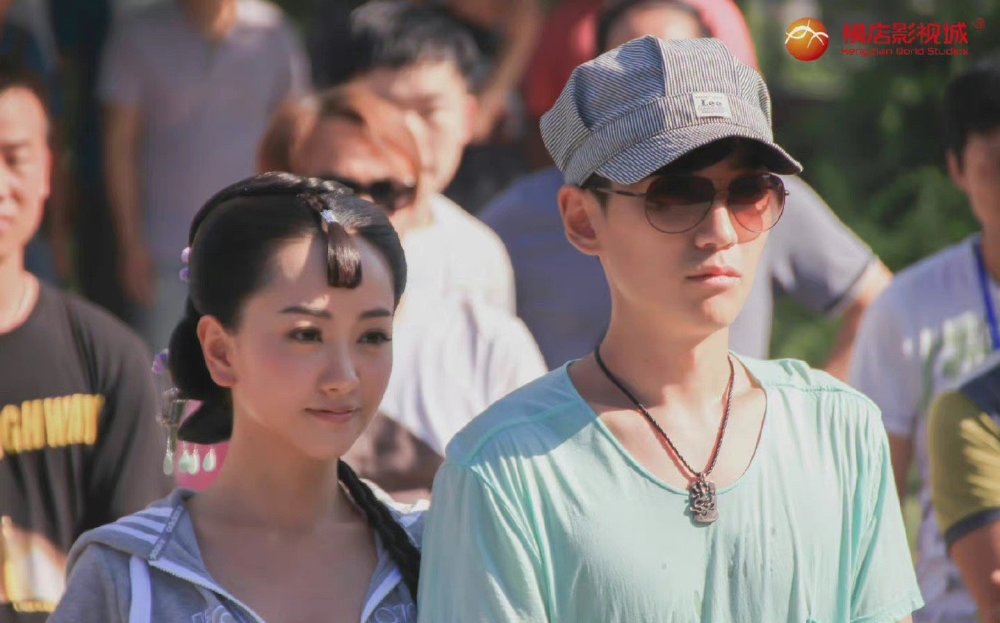 杨蓉为好友朱一龙庆生,并帮忙宣传新电影,已经连续八年送上祝福-名人