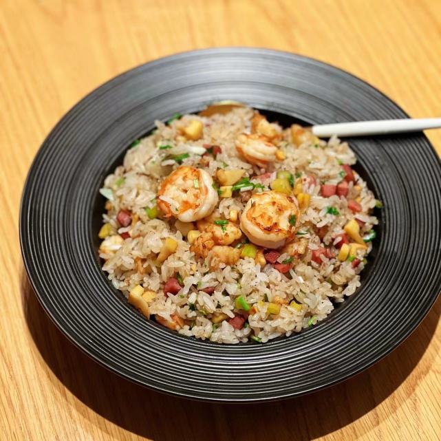 虾仁黑松露杂蔬炒饭,营养美味,老少皆宜