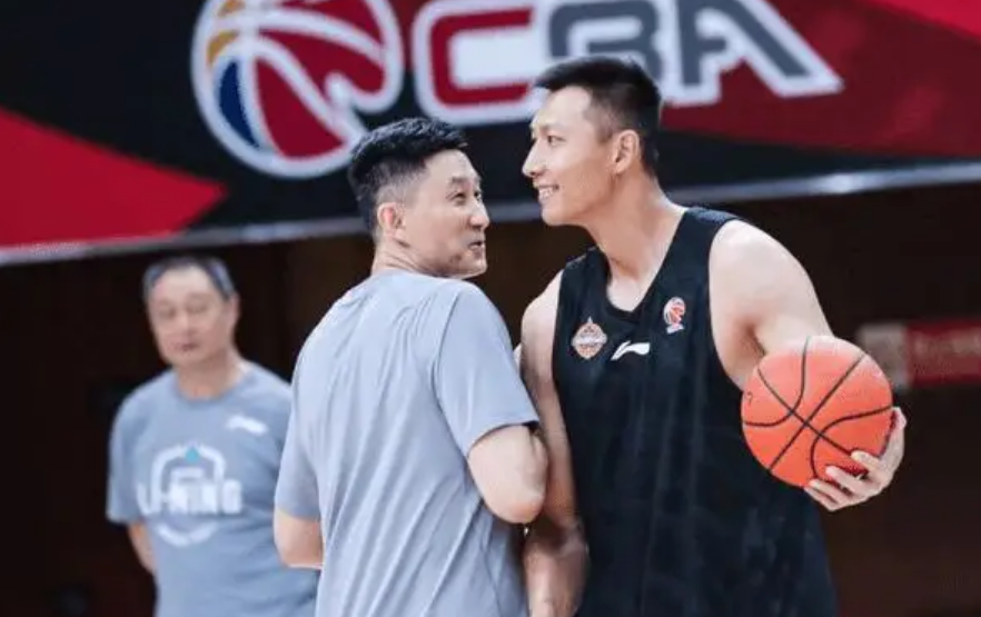 广东队 广东是CBA的11冠王，那队史退役了几件球衣呢？仅3大神荣膺