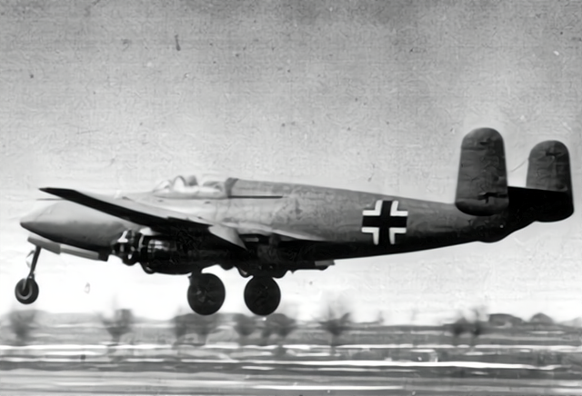 二战德国he280喷气式战斗机一个败给me262的早期设计