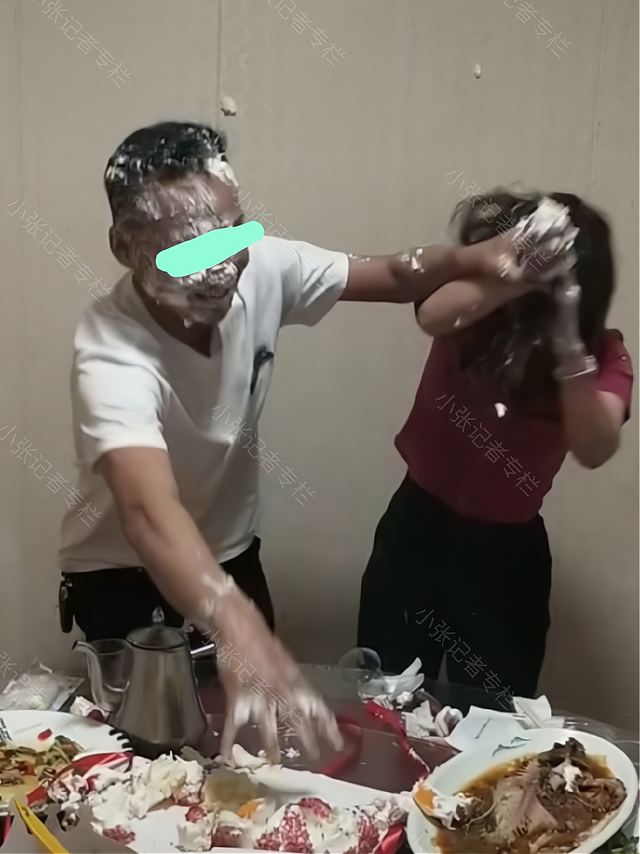 女子过生日,却被同学抹一脸奶油,引发网友热议