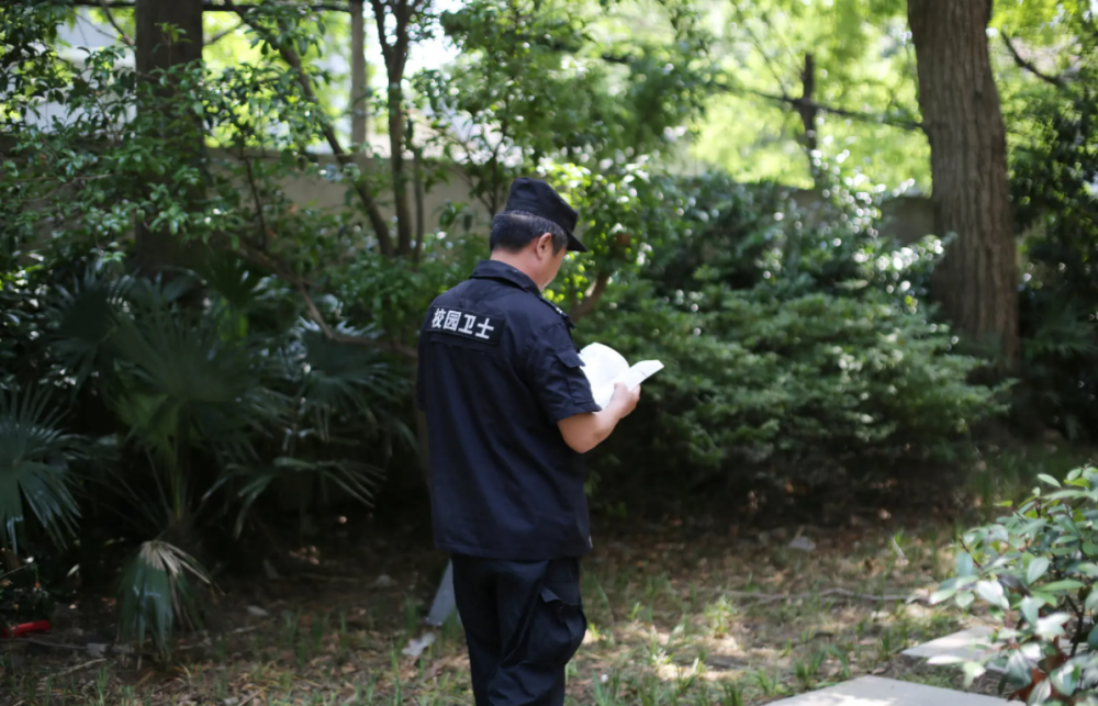 大学的扫地僧居然是打印店老板比教授还专业总是让你意想不到