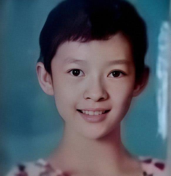 章子怡可爱童年照看假小子的她多可爱而且可爱的还很俊俏