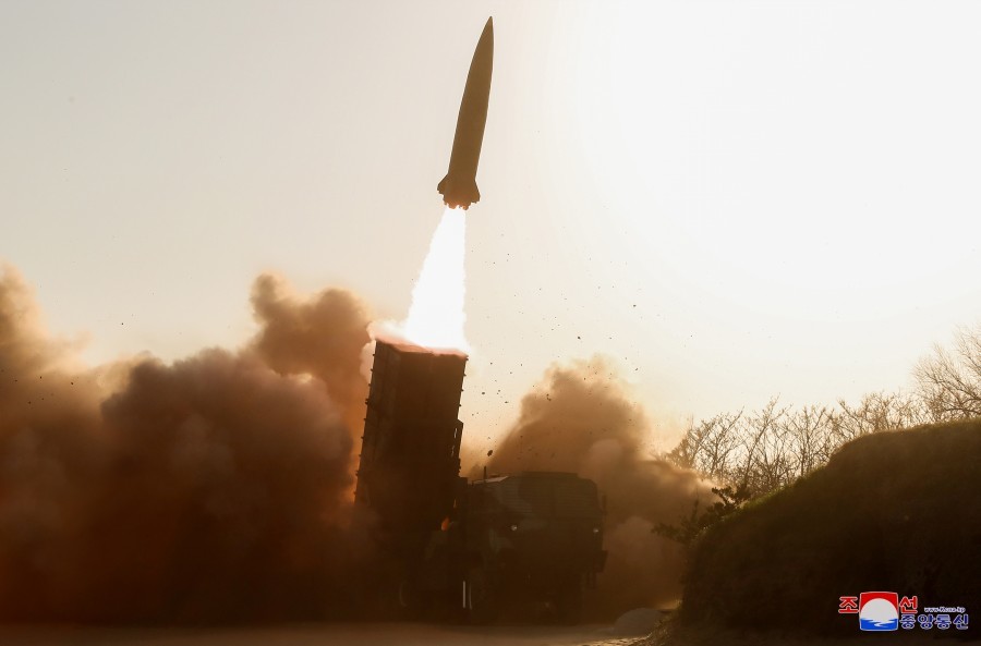 朝鲜宣布试射新型战术制导武器，金正恩现场观摩京东影业传媒