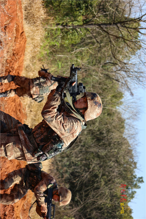 一组横屏高清大图,带你走进侦察兵的训练日常!