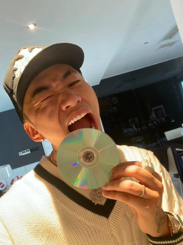 马思唯拉黑贰万,高天佐晒出被gai拉黑的截图