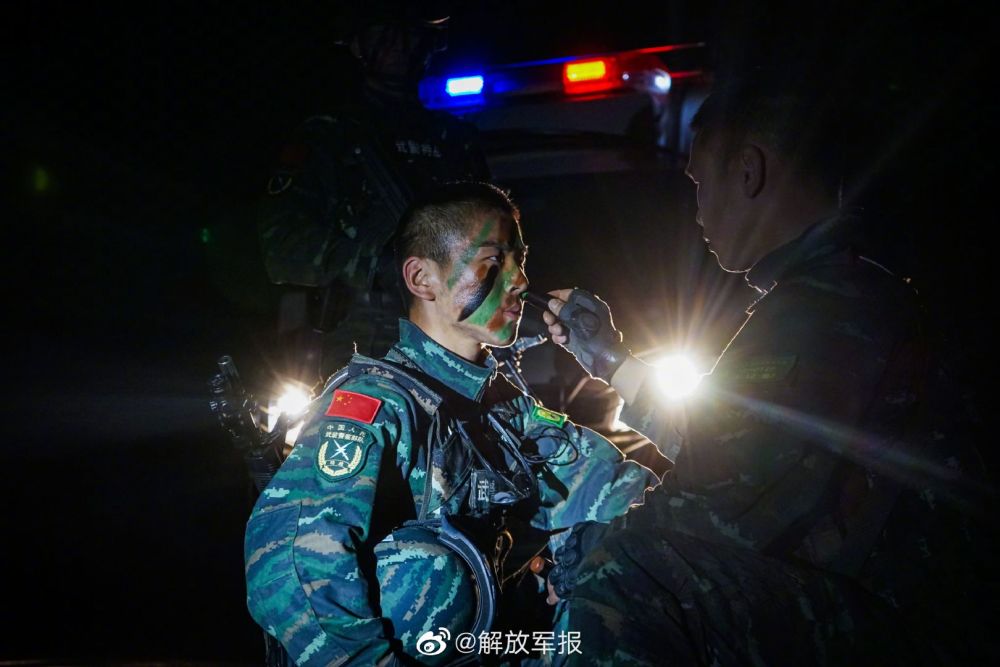 武警特战暗夜追击