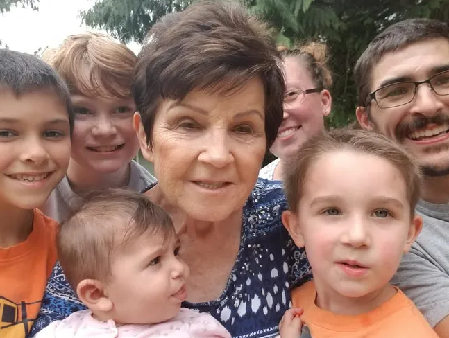 去年,一位名为ludwig ahgren的twitch主播缔造了一场打破当时twitch史