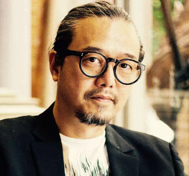 张锦程透露,结婚18年,夫妻俩过着聚少离多的生活,有时候一年分开好几