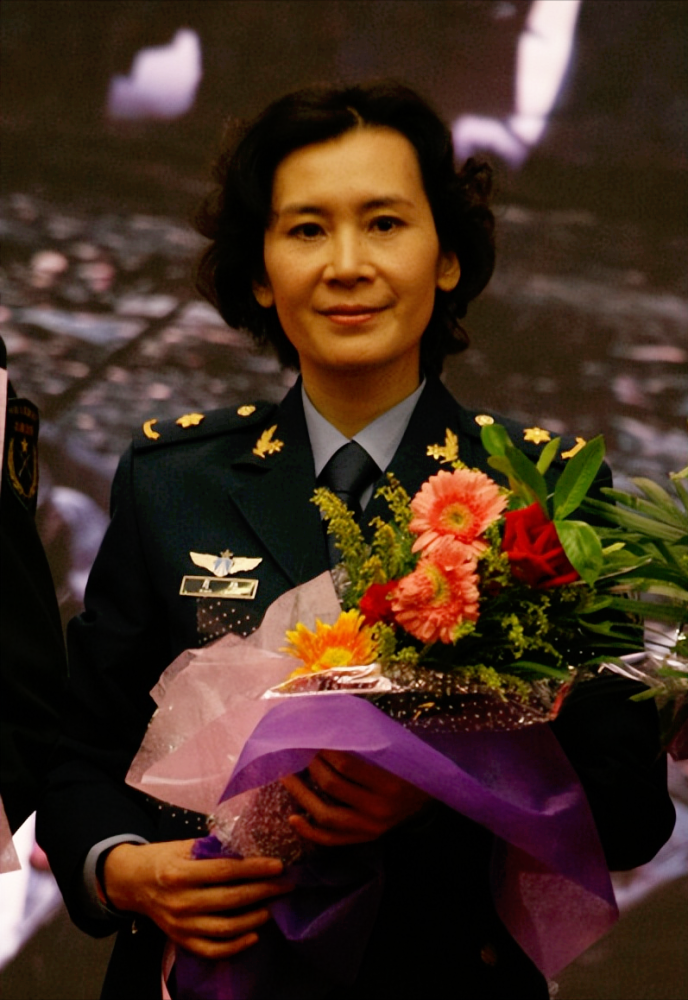 《蹉跎岁月》女主肖雄:当红时离婚,64岁仍单身,孤独寂寞适合她