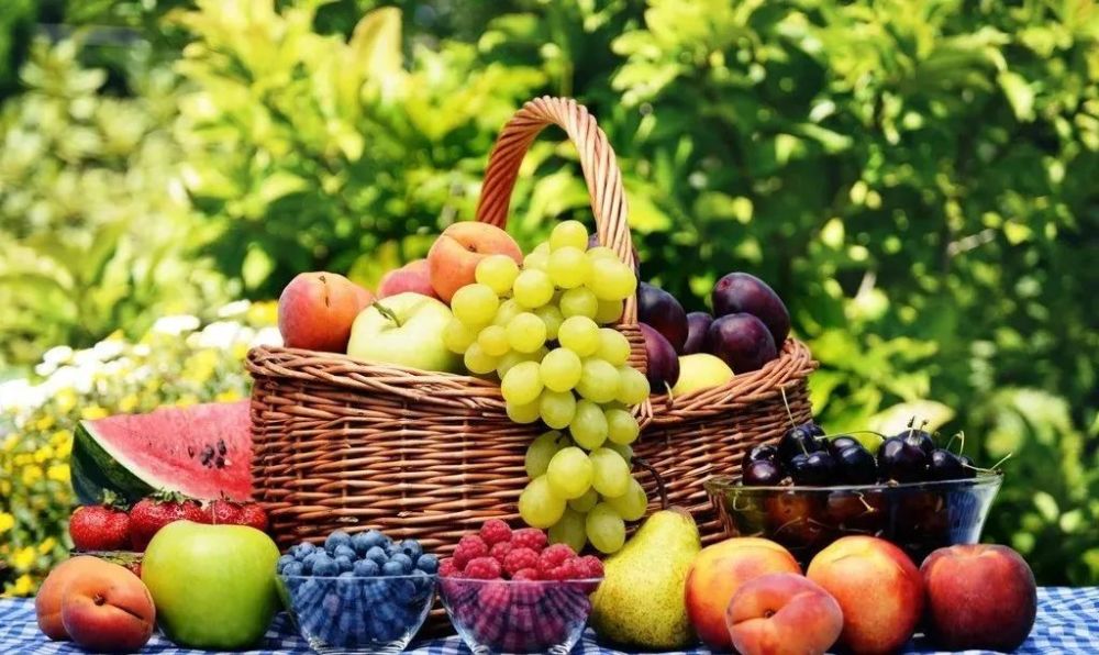 多种春夏季时令水果新上市供应量较小导致价格偏高