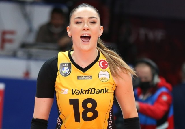 土耳其杯瓦基弗银行3-2胜费内夺冠,美女哈克发挥高光