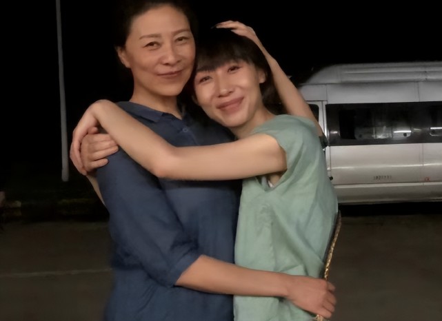亲爱的小孩岳红患癌被前夫抛弃与女儿相依为命却不屈命运