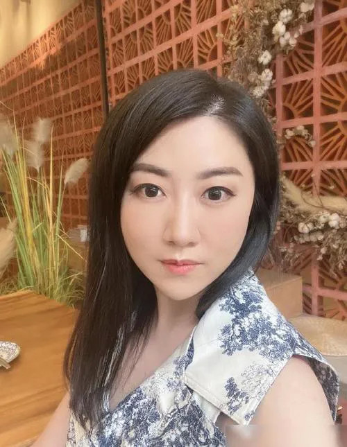 美女主持嫁给身价10亿的土豆网老板一年后丈夫移情别恋