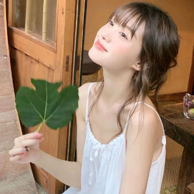头像|看起来很夏天的女生头像