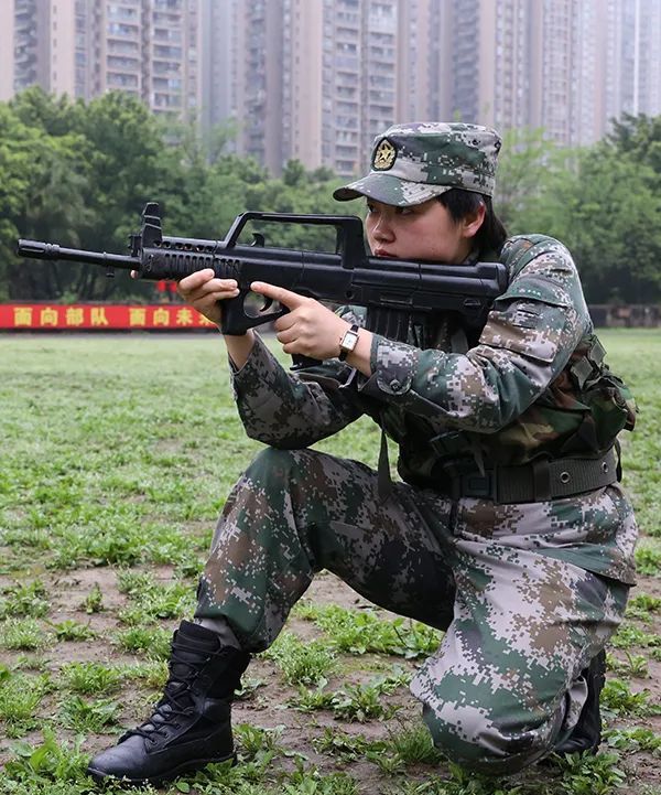 考上军校的边防女兵咋样了答案在这里