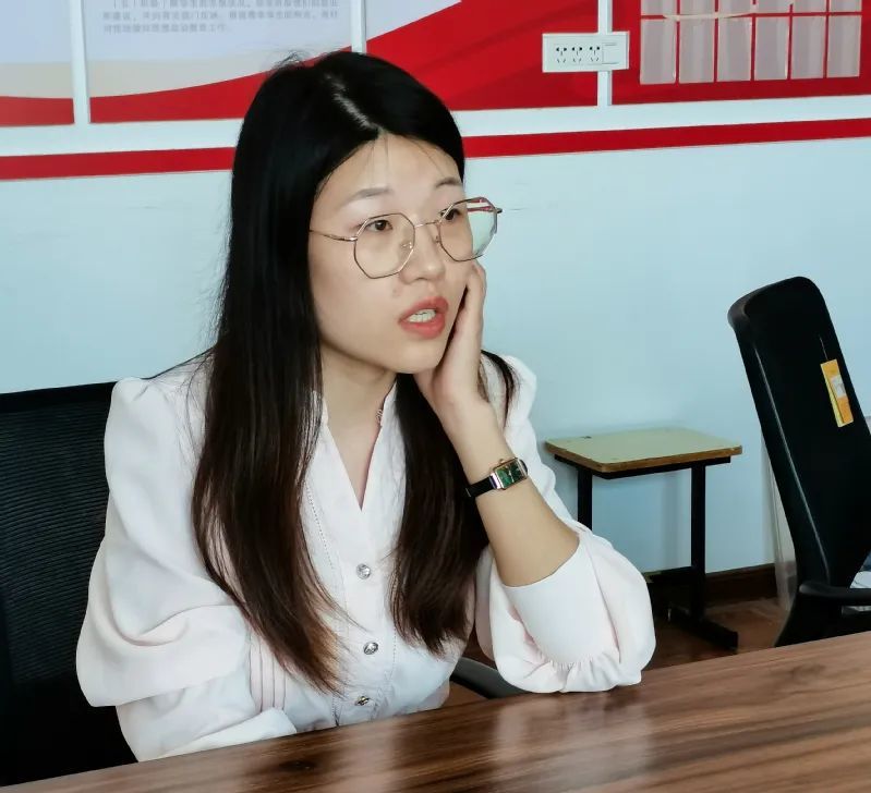 教育科学学院党委书记张昱动情地说:"张敏老师教学严谨,工作踏实,只要