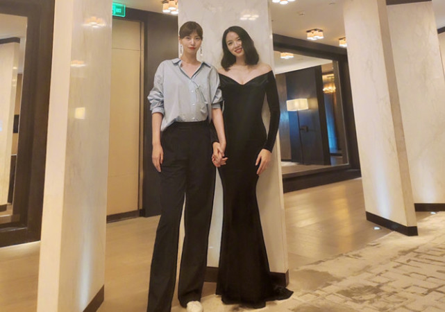 张梓琳夫妇庆9周年结婚纪念,老公镜头下穿小黑裙美出圈,193资本老公