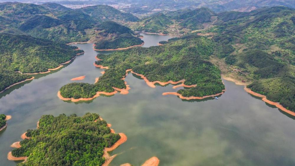 福建武夷山:东溪水库春色美景_腾讯新闻
