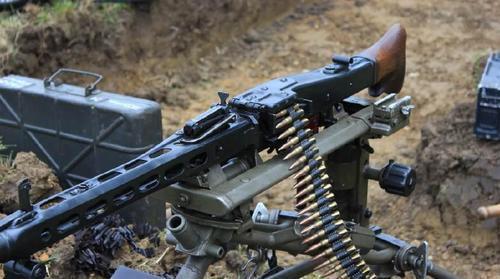 二战德军经典机枪:mg-34是世界上第一种通用机枪_腾讯新闻