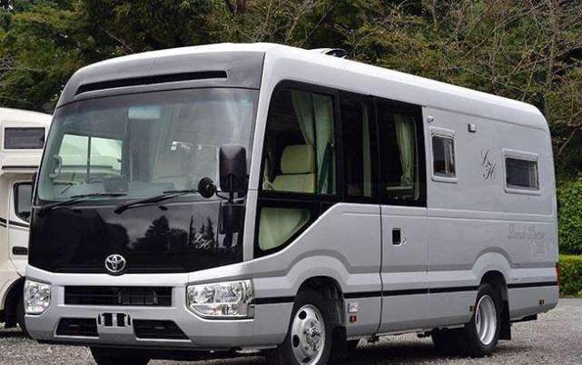 舒适型大空间的代表40t丰田考斯特房车6米中巴客运底盘打造