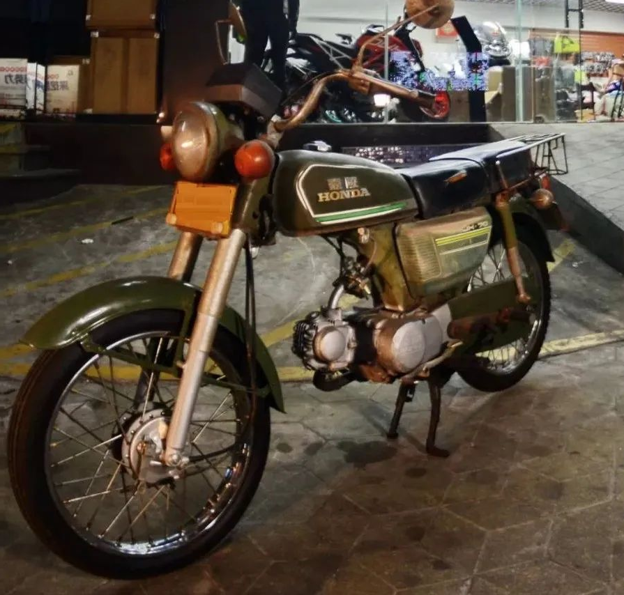 经典神车:嘉陵jh70重现江湖,凝练复古情怀与玩乐先锋双重格调_腾讯