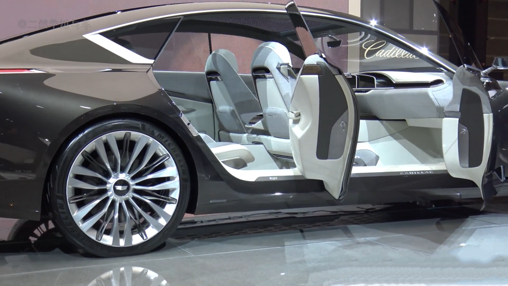 2022款“凯迪拉克CT8”量产，配4.2T＋10AT，售价超70万！_腾讯新闻