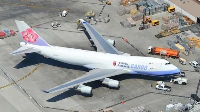 發動機被撞一個半月發生3次意外倒黴的臺灣省中華航空波音747