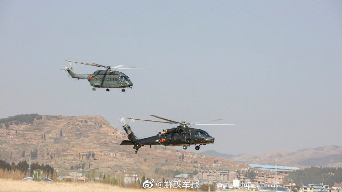 升空！多型直升机开展飞行训练债券和股票的区别