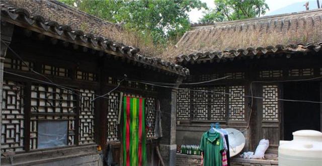 北京深山中的千年古村，村内都是四合院却无人居住，距京城86公里