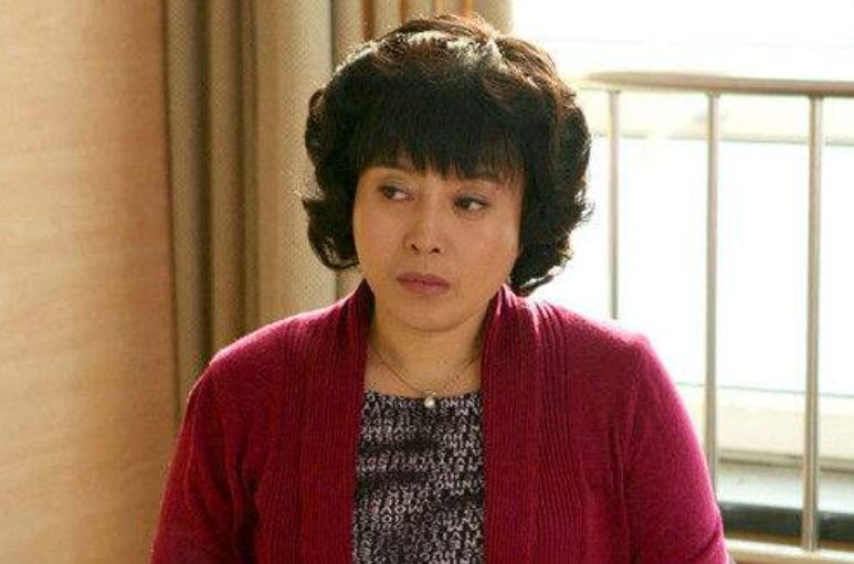 坎坷丁嘉丽2次离婚4次堕胎恋小11岁孙红雷无果今吃斋念佛