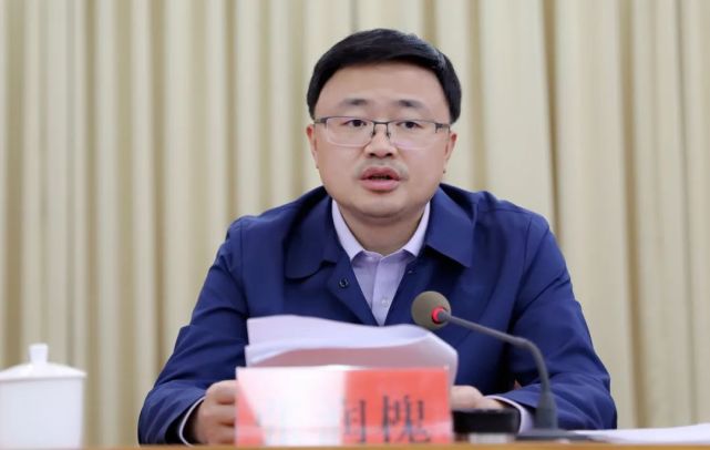 会上,县委副书记,县委统战部部长侯志武宣读《宜章