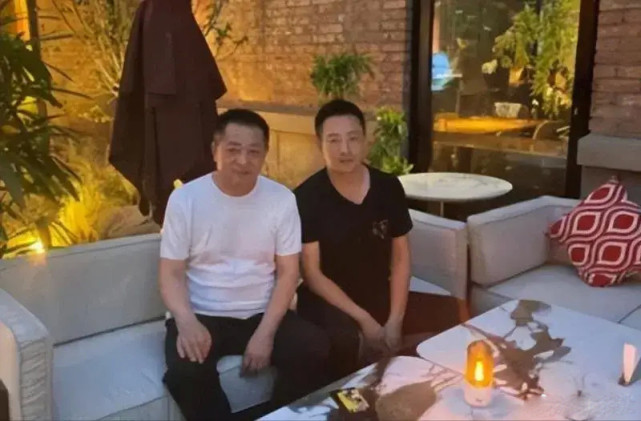 离婚30年后，张兰自曝和汪小菲爸爸复合，网友调侃：她比大S还狠_腾讯新闻