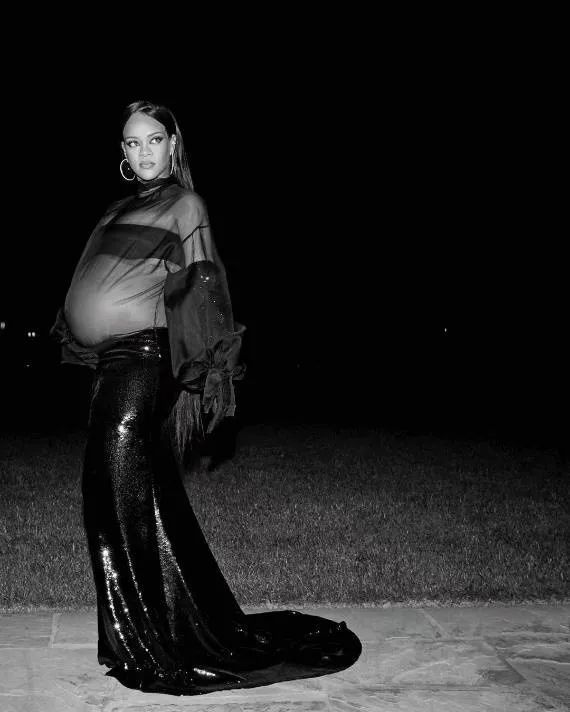 蕾哈娜的孕肚，2022的最佳时尚“单品”？-家庭网