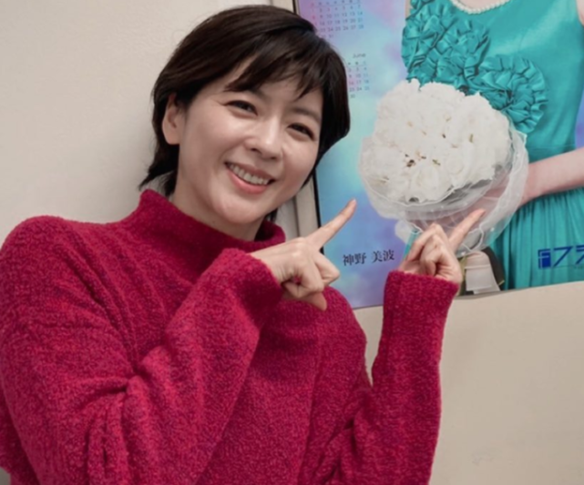 精武英雄女主中山忍近照气质好视李连杰为男神49岁仍单身