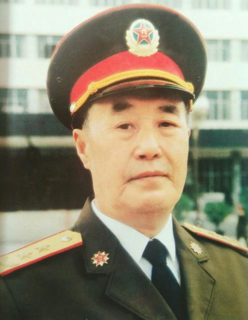 他是原兰州军区副司令,32岁授上校,65岁授中将,瓦弄大捷一战成名