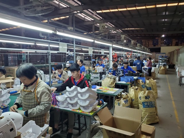 "宝藏男孩"的"超级工厂"故事:将家族工厂搬上1688平台