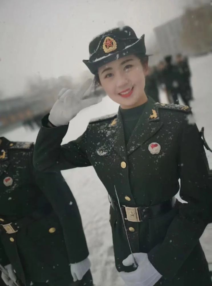 支持俄对乌特别军事行动，俄库尔干州一超市出售带“Z”图案面包