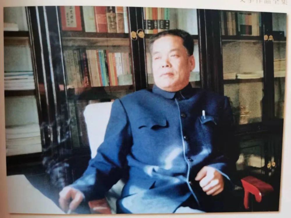 河北出版传媒集团名编荐书贾大山这本书带你感受正定古城不一样的人间