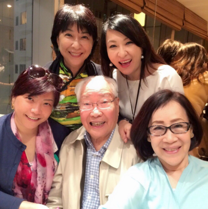 61岁蒋丽萍近况,豪门出身曾登春晚,息影后嫁律师育4名学霸子女