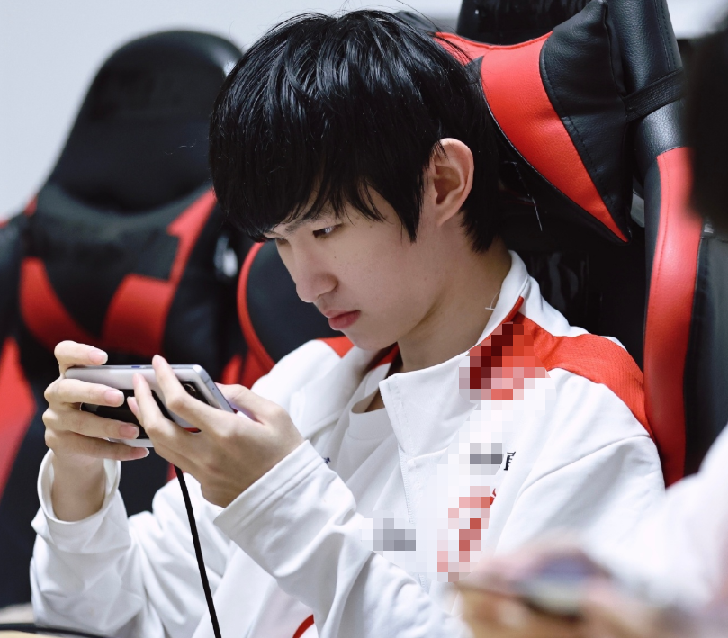 ag一诺薪资曝光?一年收入顶fly几年,水友:kpl顶流队伍名不虚传